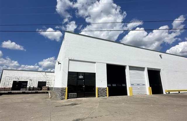 1205 N Dixie Highway