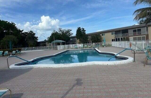 7605 NW 5th Court