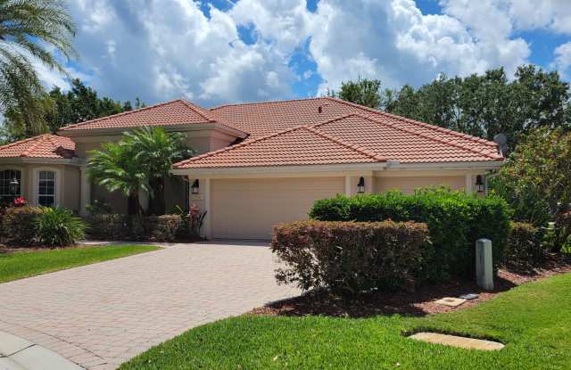 Annual unfurnished 4/3 with den, office 3 car garage and pool/spa