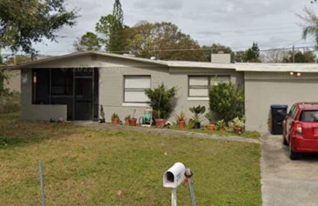2733 Hertha Ave