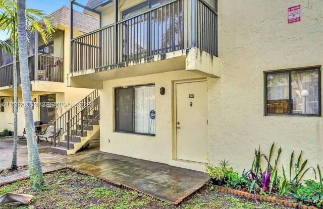 1065 S Flagler Ave
