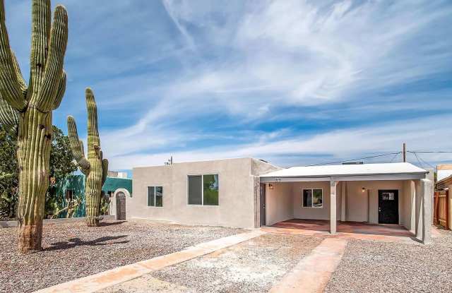 Photo of 1017 E. West Circle Dr.