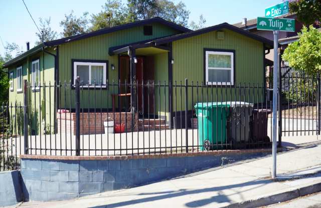 Spacious 3 bedroom, 1 bathroom renovated home
