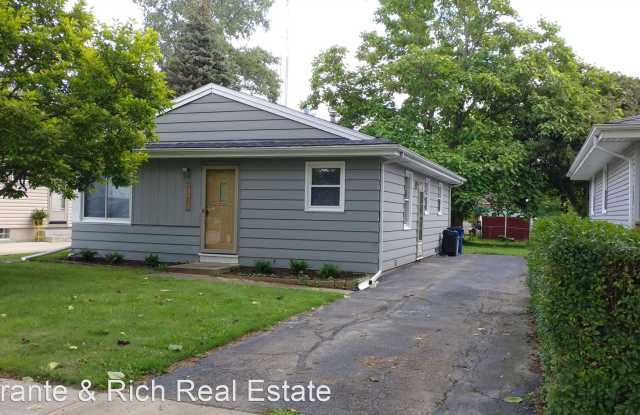 3121 Kearney Ave