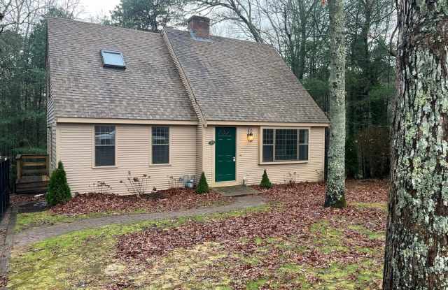3Br / 2Ba Cape in Marston Mills