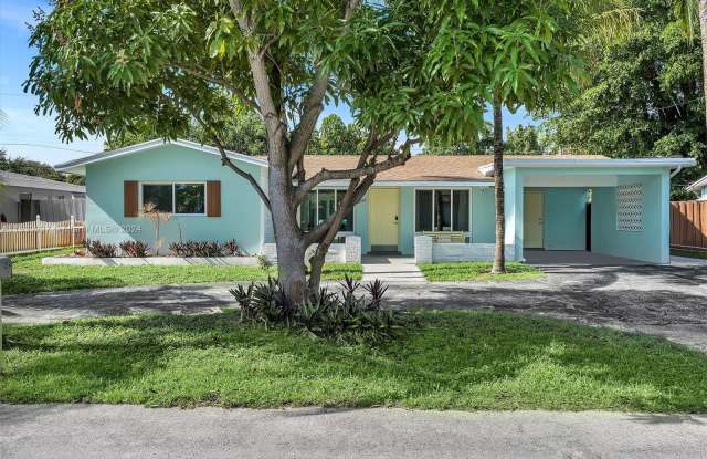 4011 Ne 18th Ter - 4011 Northeast 18th Terrace, Pompano Beach, FL 33064