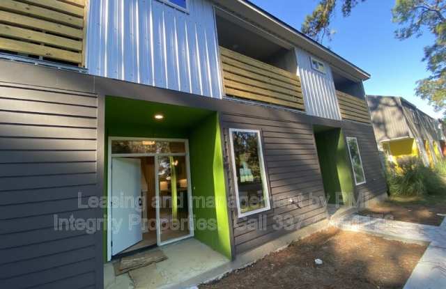 138 Greentree Dr