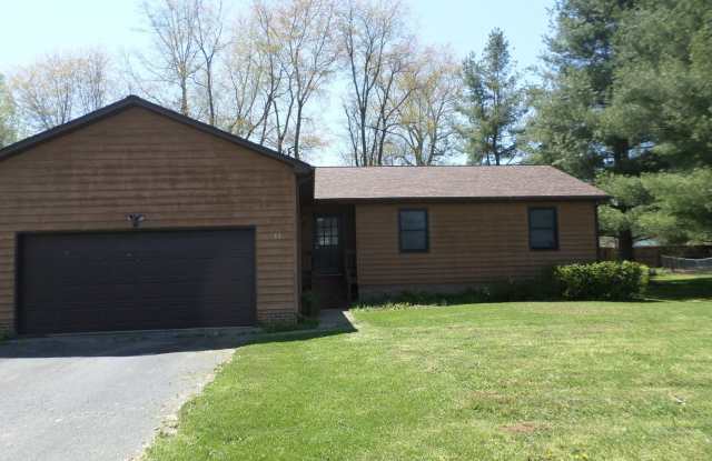3 Bedroom 2 Bath House with 2 Car Garage