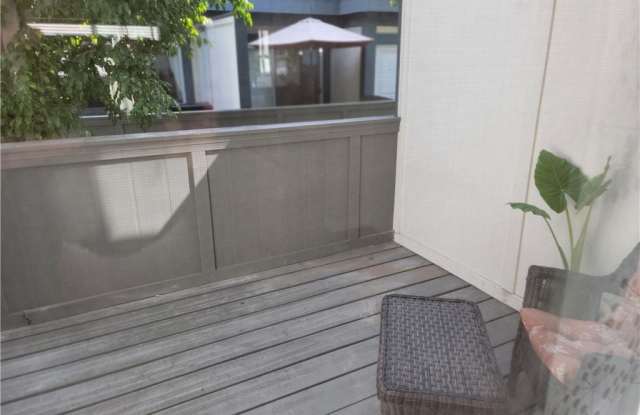 18550 Hatteras Street