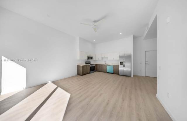 Photo of 20 NE 19th Ave