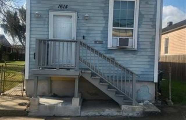 1614 LOUISA Street