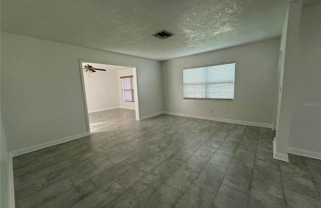 4426 W BAY COURT AVENUE