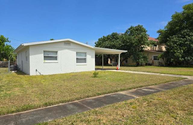 3818 Kennedy Cir