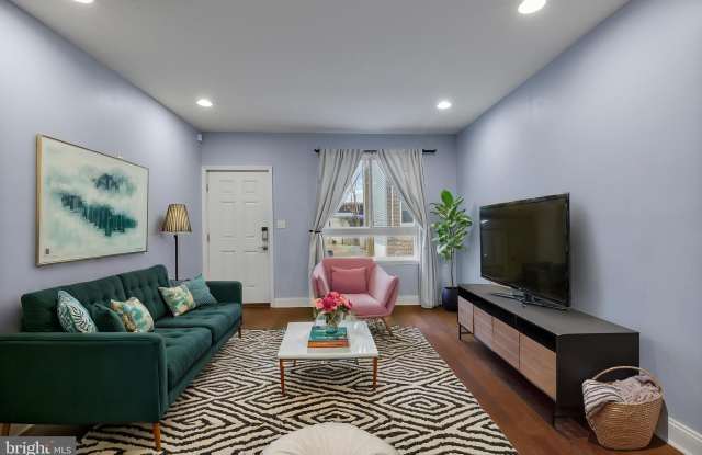 1409 S TAYLOR Street