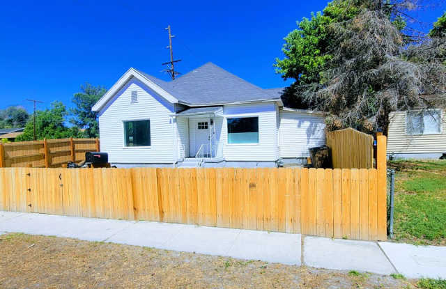 Gorgeous Newly Remodeled House!!