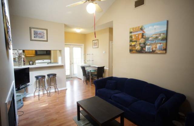 Photo of Quiet 2/2 Furnished Condo in West Campus
