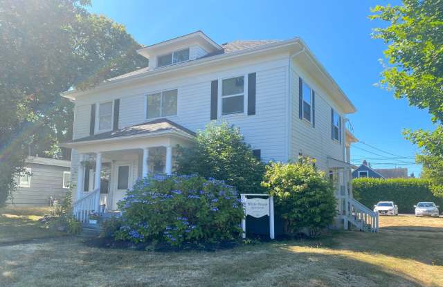 The White House Apts