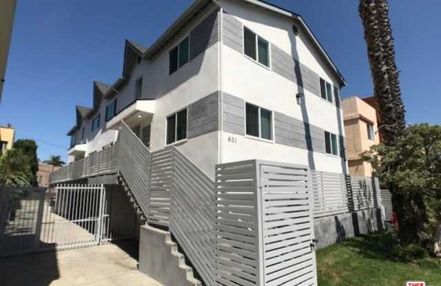 601 N Normandie Ave