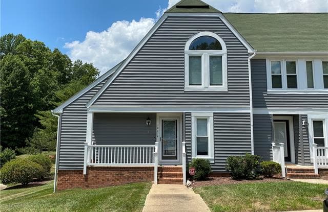 14714 Beacon Hill Court - 14714 Beacon Hill Court, Woodlake, VA 23112