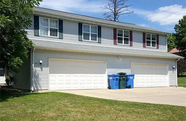 813 3rd Street - 813 - 813 3rd Street, Baraboo, WI 53913