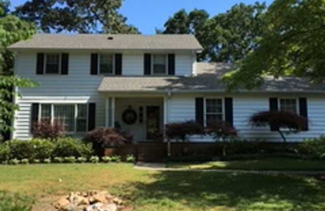 4 Bedroom with fenced in yard!