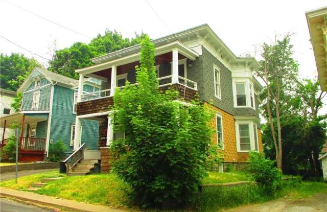 7 Reynolds Avenue