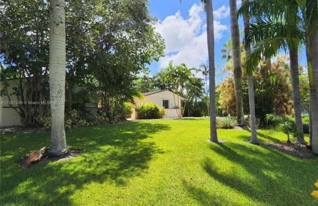 17494 SW 82nd Ct - 17494 SW 82nd Ct, Palmetto Bay, FL 33157