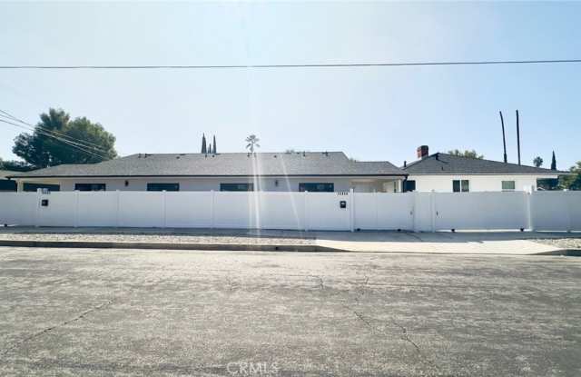 Photo of 15952 Cohasset Street