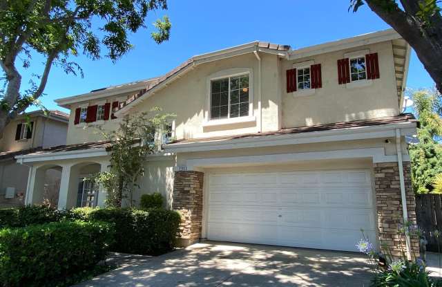 Two Story, Three Bedrooms, Two And A Half Bathrooms In Brookside