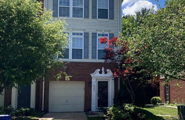 2985 HUNTINGTON GROVE Square