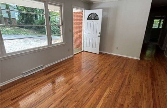 126 College Heights Boulevard