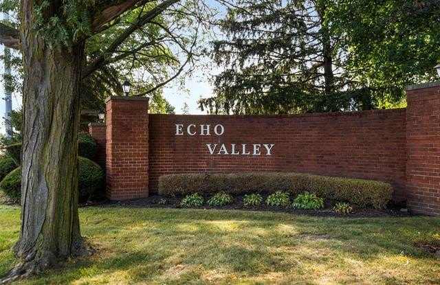 27689 W Echo Valley