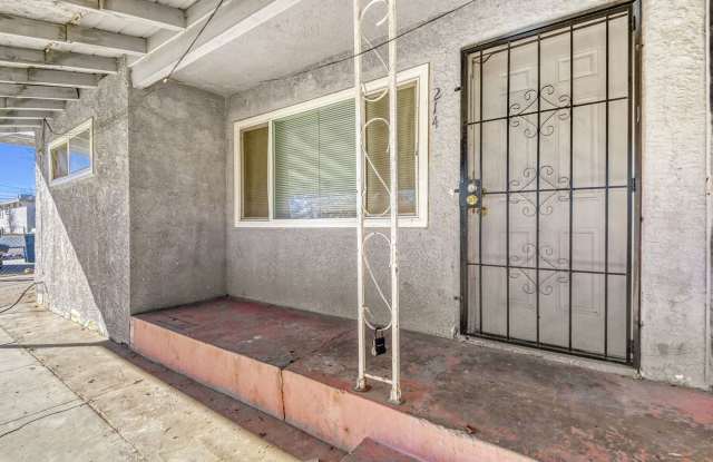 AMAZING TWO BEDROOM 1 BATH!!