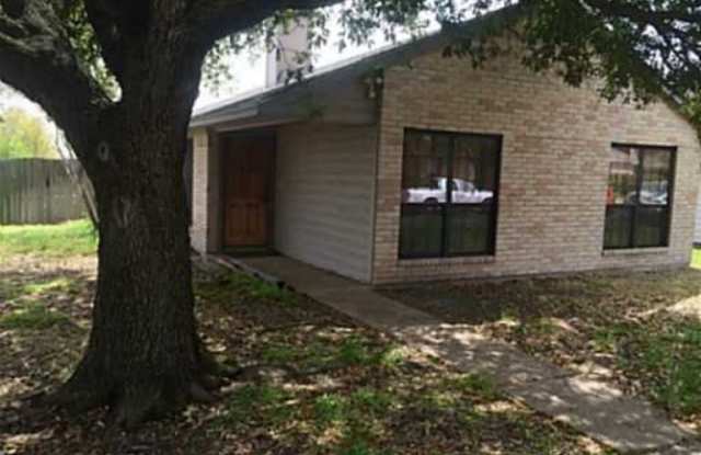 College Station - 3 bedroom / 2 bath House with 2 Car Garage  Fenced Yard photos photos