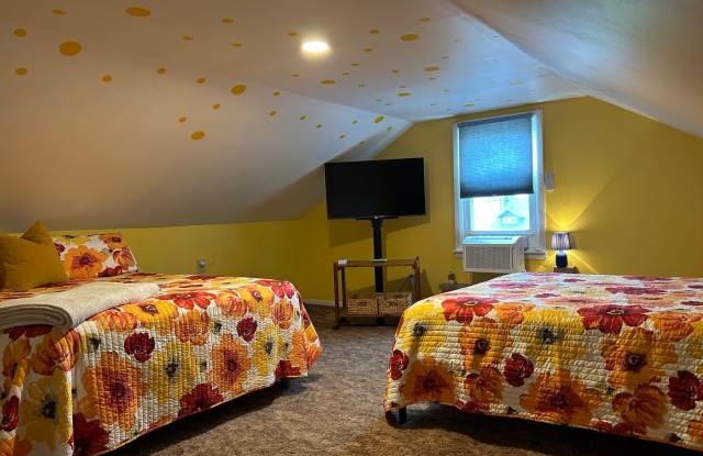 Corporate House 3BR 2 Bath