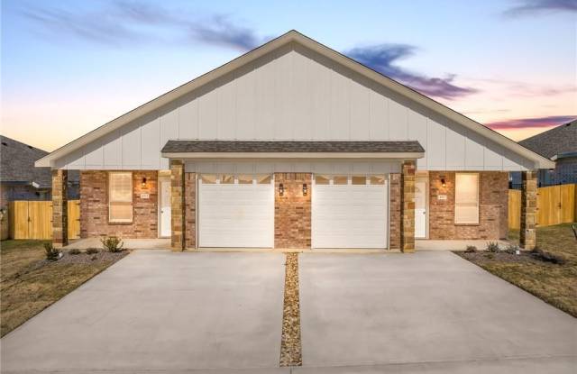 4907 Rose Garden Loop