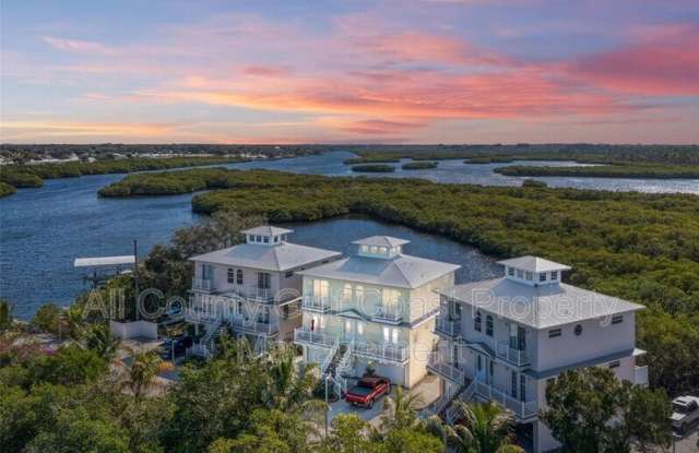 3522 Walker Island Rd
