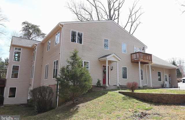 118 QUAINT ACRES Drive