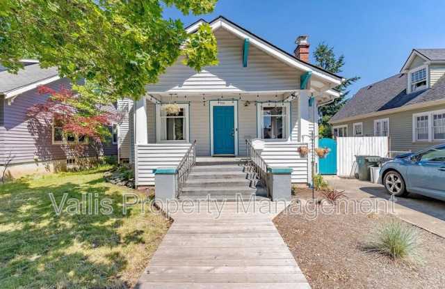 960 5th Street Northeast