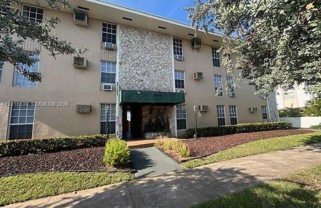 1400 S Douglas Rd