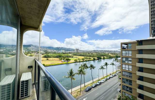 Four Fourty Four Nahua with parking! - 444 Nāhua Street, Honolulu, HI 96815