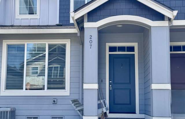 West Townhome Near Downtown Vancouver