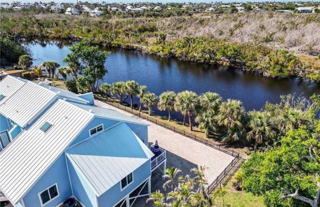 Photo of 785 Rabbit Road