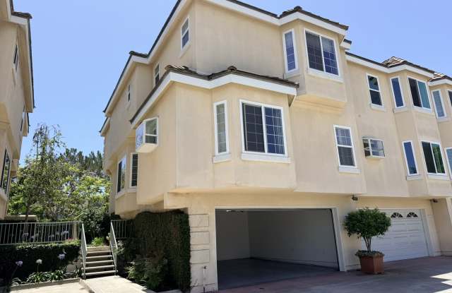 2825 Plaza Del Amo