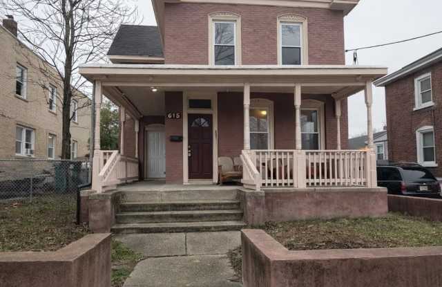 615 S 7TH Street