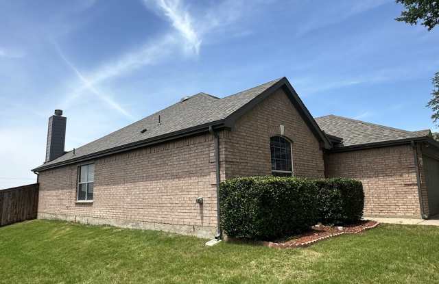 2827 Saddlebred Trail