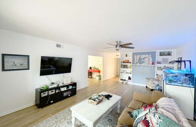 Beautiful, Renovated 4 Bedroom, 2 Bathroom House in the Fifth Avenue Neighborhood