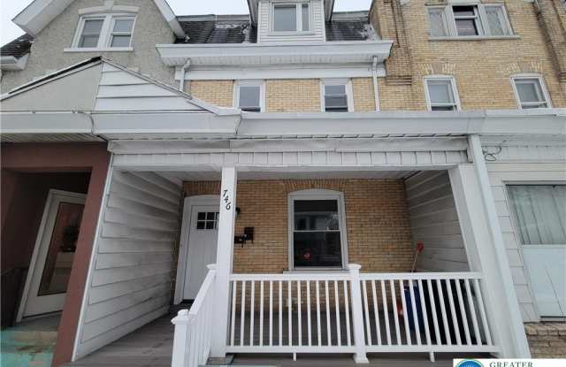 746 Linden Street unit: 2