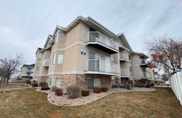 Great 2 bed 1 bath condo located in Countrywoods