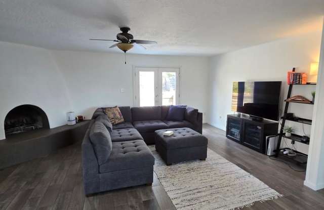 1048 Monte Largo Drive NE